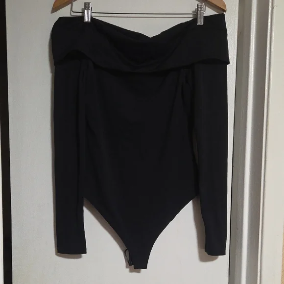 Alice + Olivia Classic Black Garment - Picture 7 of 13